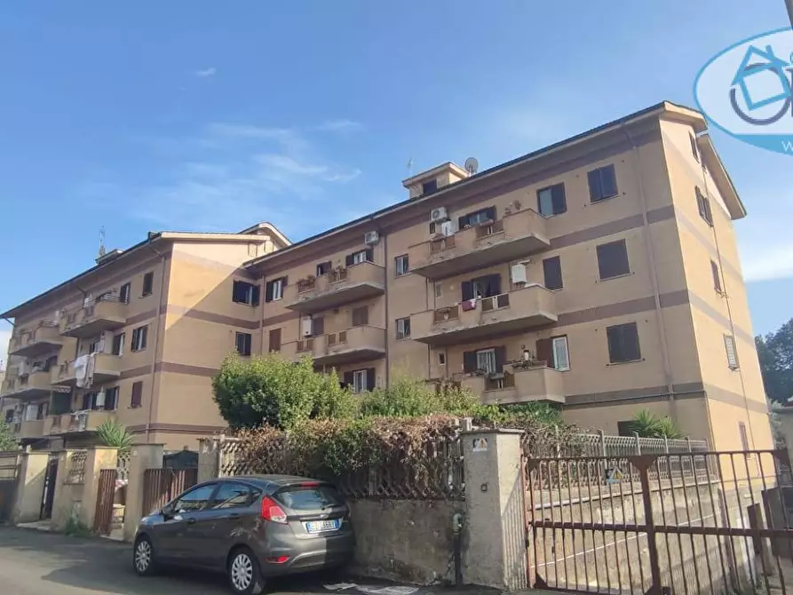 Immagine 1 di Appartamento in vendita  in via bracciano a Manziana