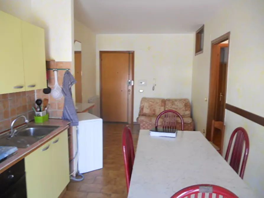 Immagine 1 di Appartamento in vendita  in Via Dei Piceni a Martinsicuro
