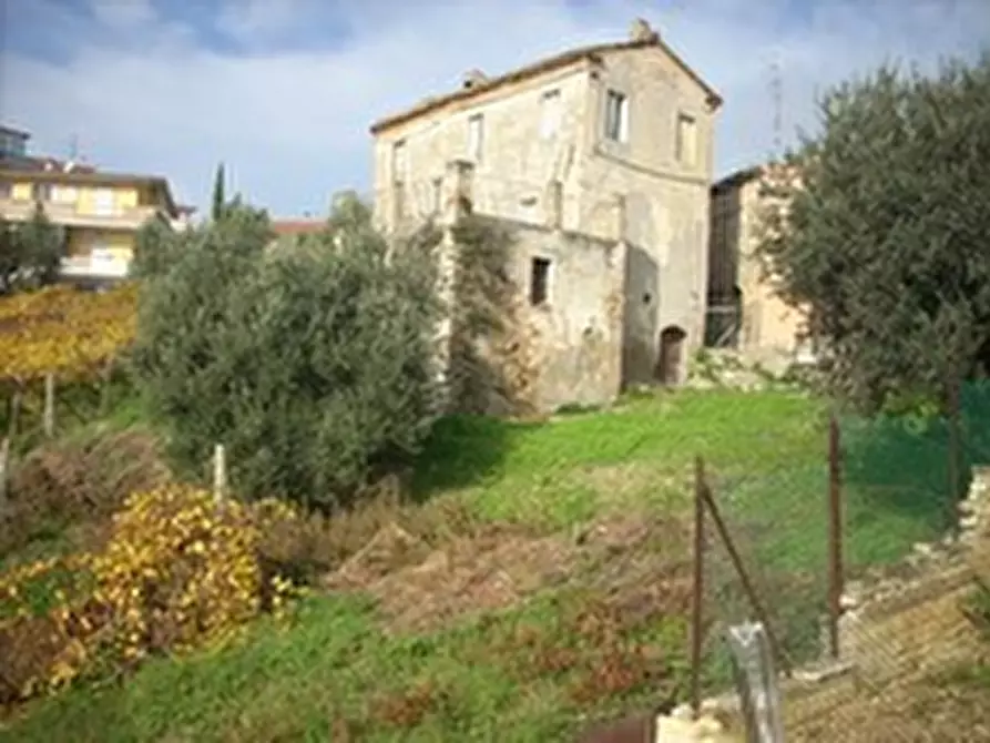 Immagine 1 di Rustico / casale in vendita  in Via Borgo da monte a Monteprandone
