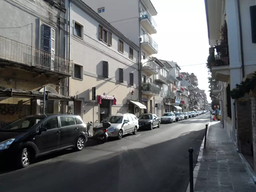 Immagine 1 di Locale commerciale in affitto  in Via Calatafimi a San Benedetto Del Tronto