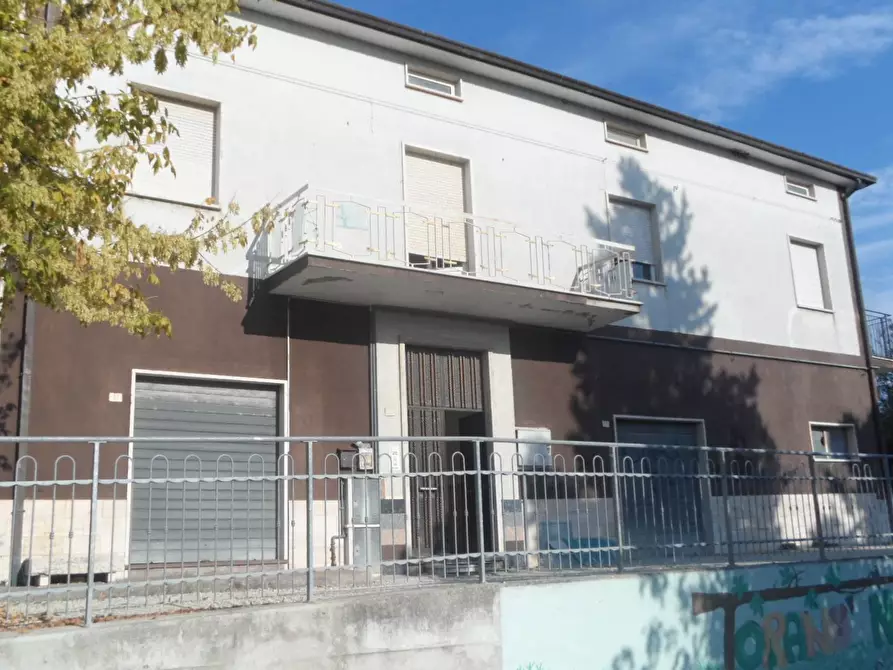 Immagine 1 di Casa indipendente in vendita  in Via Roma a Ancarano