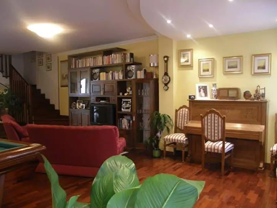 Immagine 1 di Villa in vendita  in Frazione Valli a Ascoli Piceno