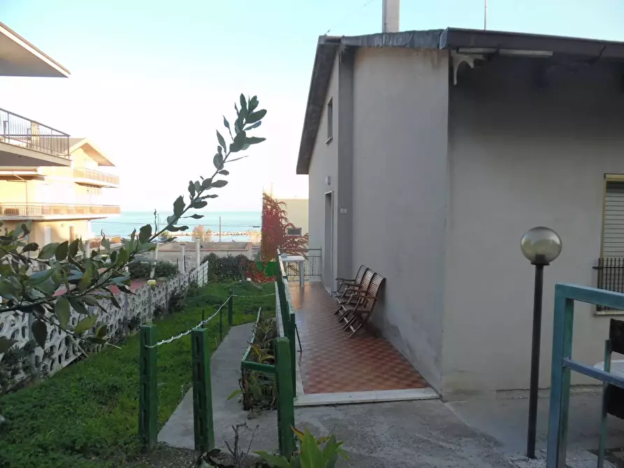 Immagine 1 di Casa indipendente in vendita  in Tre Camini a Campofilone