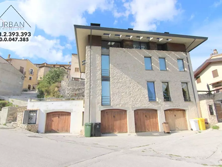 Immagine 1 di Appartamento in vendita  in Via del Morrone a Rocca Di Cambio