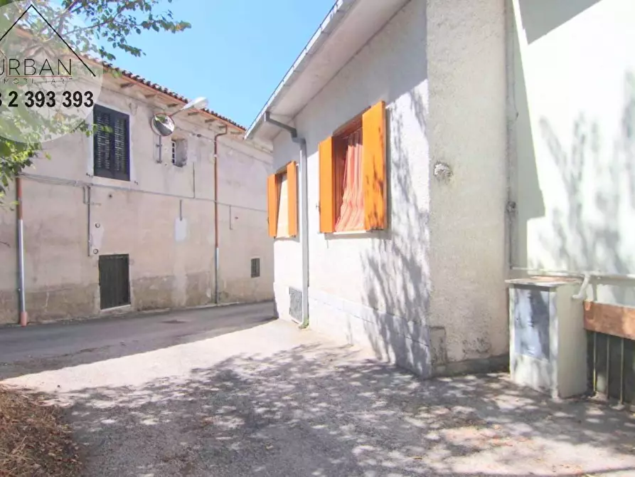 Immagine 1 di Casa indipendente in vendita  in Via Capogrossi a Pizzoli