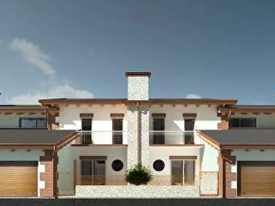 Immagine 1 di Villa in vendita  in Via Lazio a L'aquila