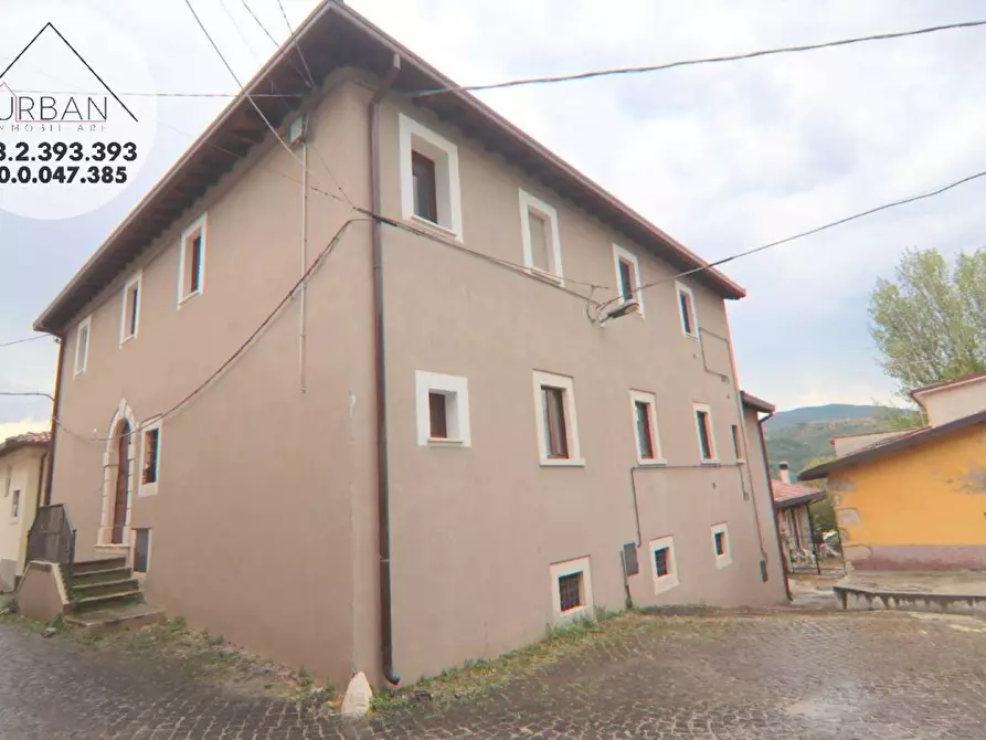 Immagine 1 di Palazzo in vendita  in Via San Rocco a Barete