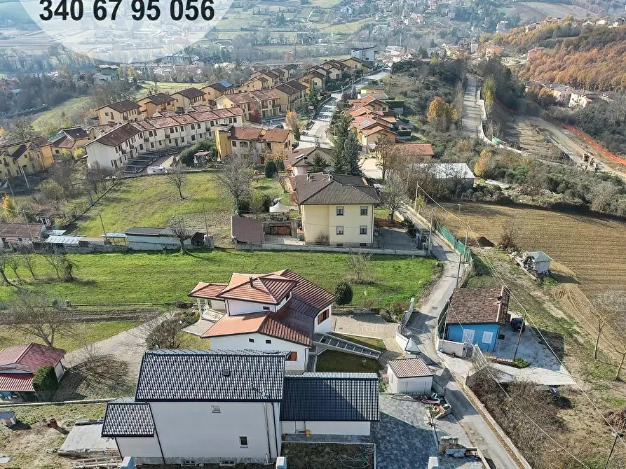 Immagine 1 di Villa in vendita  in Via Bazzanese a L'aquila