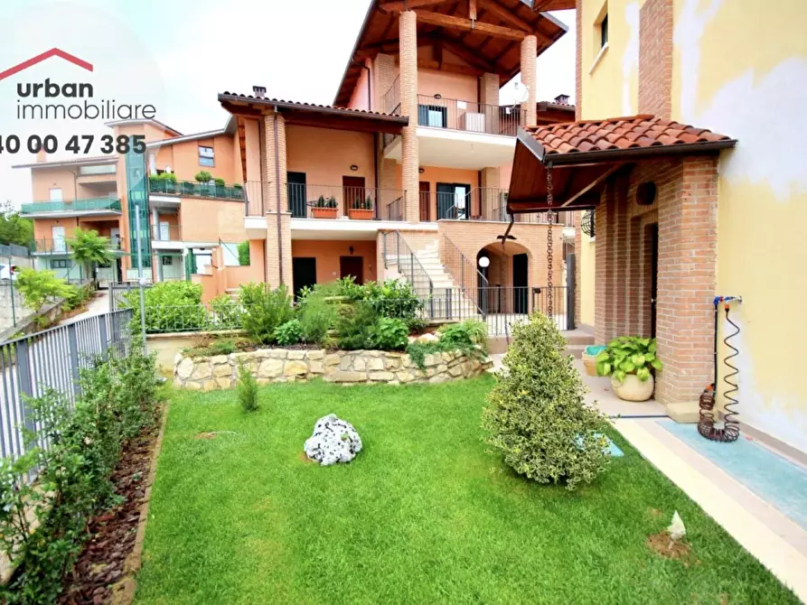 Immagine 1 di Villa in vendita  in Via Montagnino a L'aquila