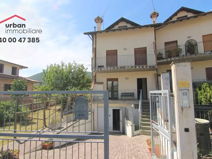 Immagine 1 di Villa in vendita  in Via Roma a Scoppito