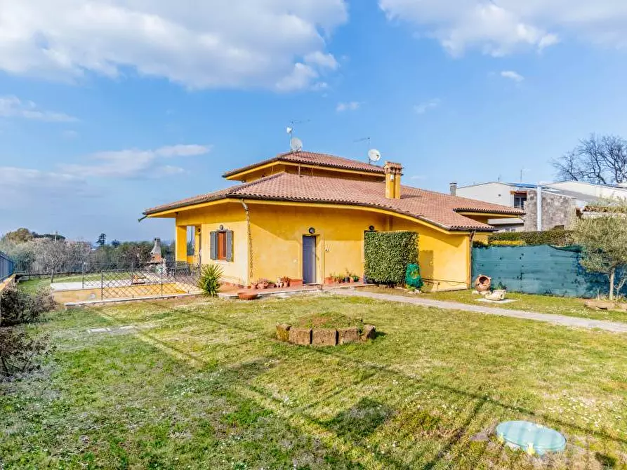 Immagine 1 di Villa in vendita  in Via Di Colle Pizzuto a Frascati