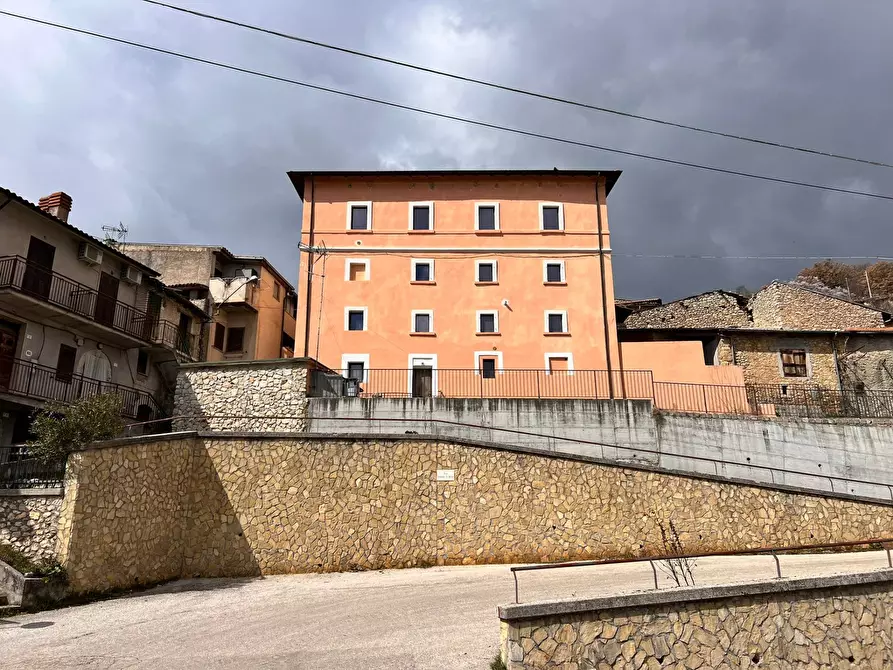 Immagine 1 di Casa indipendente in vendita  in Via Silvio Pellico a Borgorose