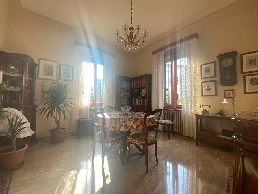 Immagine 1 di Villa in vendita  in Via Oslavia a Reggio Nell'emilia
