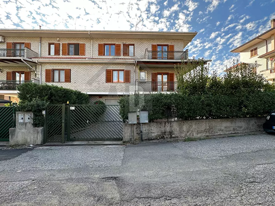 Immagine 1 di Villa in vendita  in Via Ruggiero Leoncavallo a Altilia