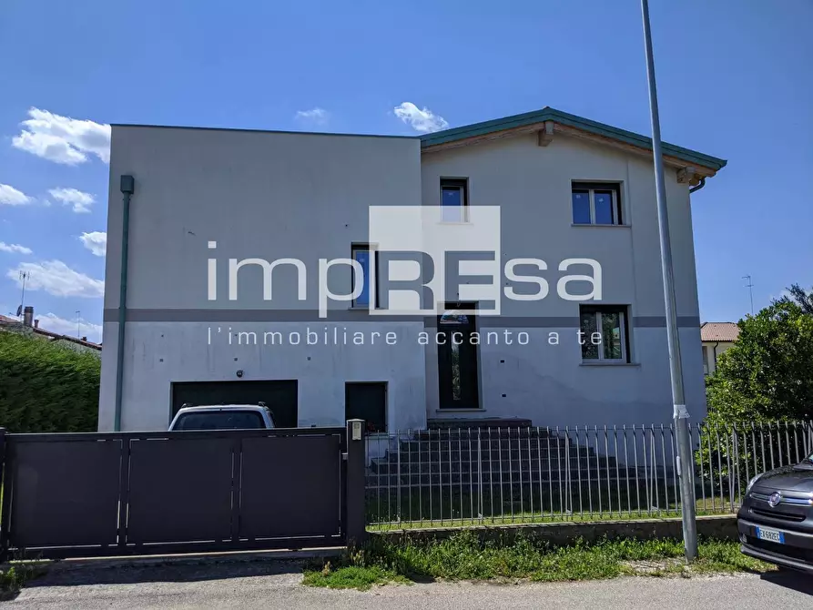 Immagine 1 di Casa indipendente in vendita  in VIA foscolo a Mogliano Veneto