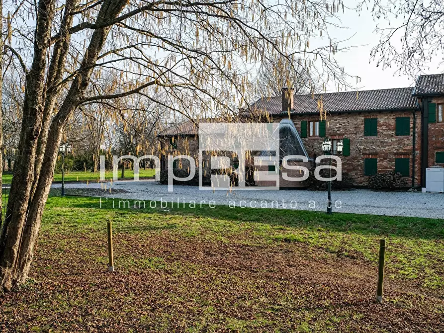 Immagine 1 di Rustico / casale in vendita  in Viale Don Sturzo a Annone Veneto