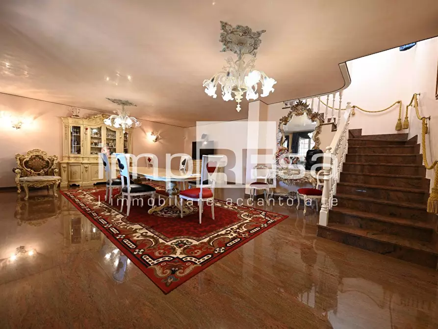 Immagine 1 di Villa in vendita  in Via Livenza  Paese a Paese