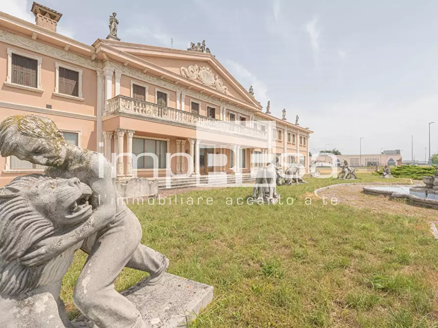 Immagine 1 di Villa in vendita  in Via Beano a Codroipo