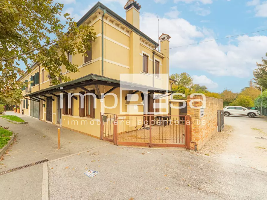 Immagine 1 di Villa in vendita  in VIA TERRAGLIO a Venezia