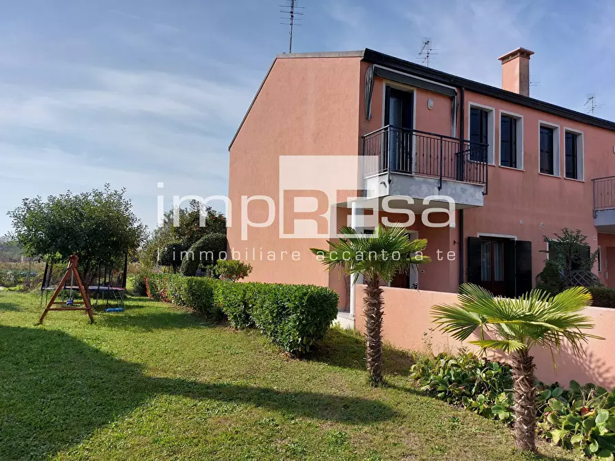 Immagine 1 di Villa in vendita  in Via Dei Spironi a Venezia