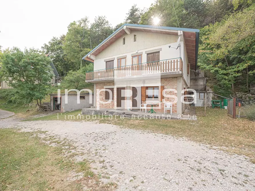 Immagine 1 di Villa in vendita  in Via Cansiglio a Brugnera