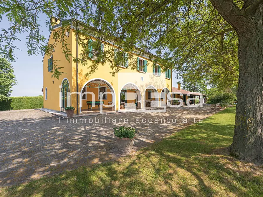 Immagine 1 di Villa in vendita  in corso Europa a Cavarzere