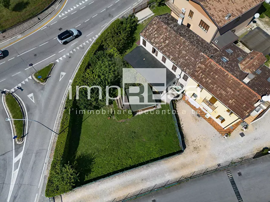 Immagine 1 di Rustico / casale in vendita  in via Santi Cettolini a Conegliano