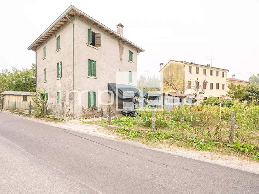 Immagine 1 di Rustico / casale in vendita  in Via Calpena a Conegliano