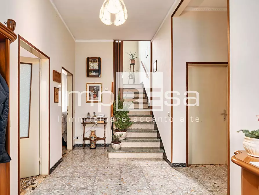 Immagine 1 di Casa indipendente in vendita  in via Ortigara a Paese