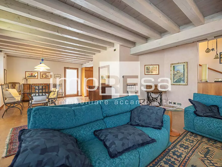 Immagine 1 di Villa in vendita  in Via Marcorà a Conegliano