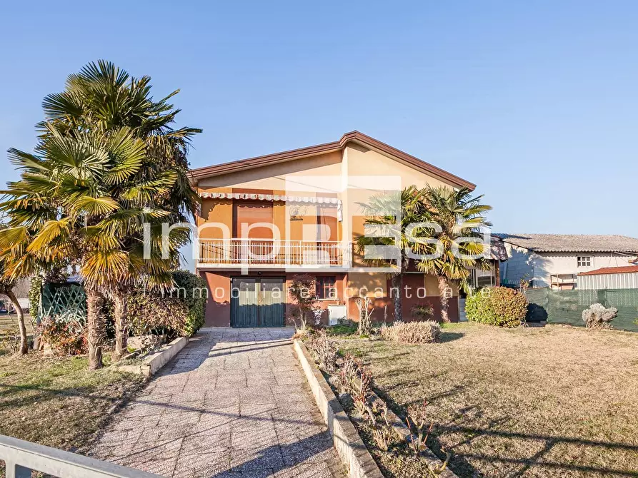 Immagine 1 di Villa in vendita  in VIA POZZETTO a Silea