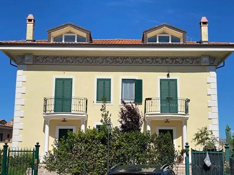 Immagine 1 di Villa in vendita  in Via Sandro Penna a Campagnano Di Roma
