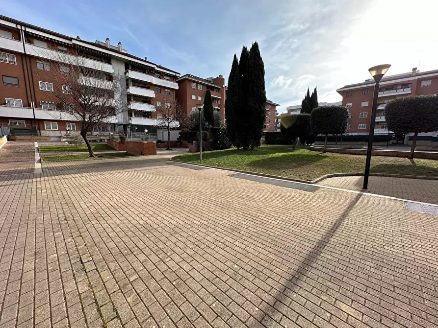 Immagine 1 di Appartamento in vendita  in Via Biagio Petrocelli a Roma