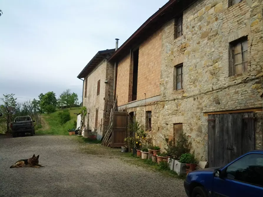 Immagine 1 di Rustico / casale in vendita  in Lugagnano a Lugagnano Val D'arda