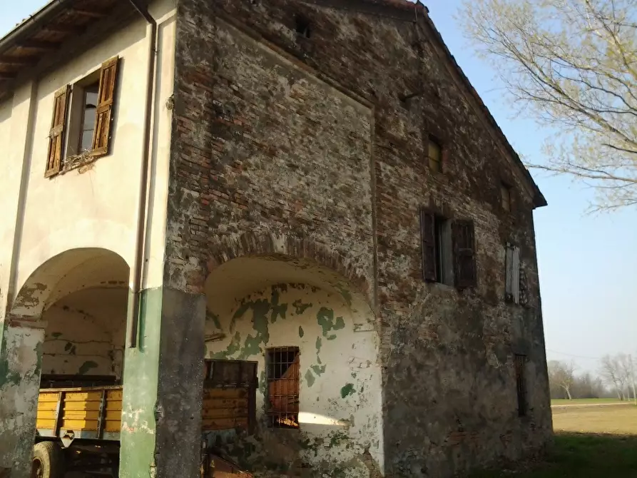 Immagine 1 di Rustico / casale in vendita  in besenzone a Agazzano