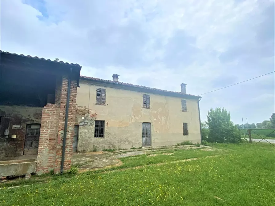 Immagine 1 di Rustico / casale in vendita  in castelvetro piacentino a Agazzano