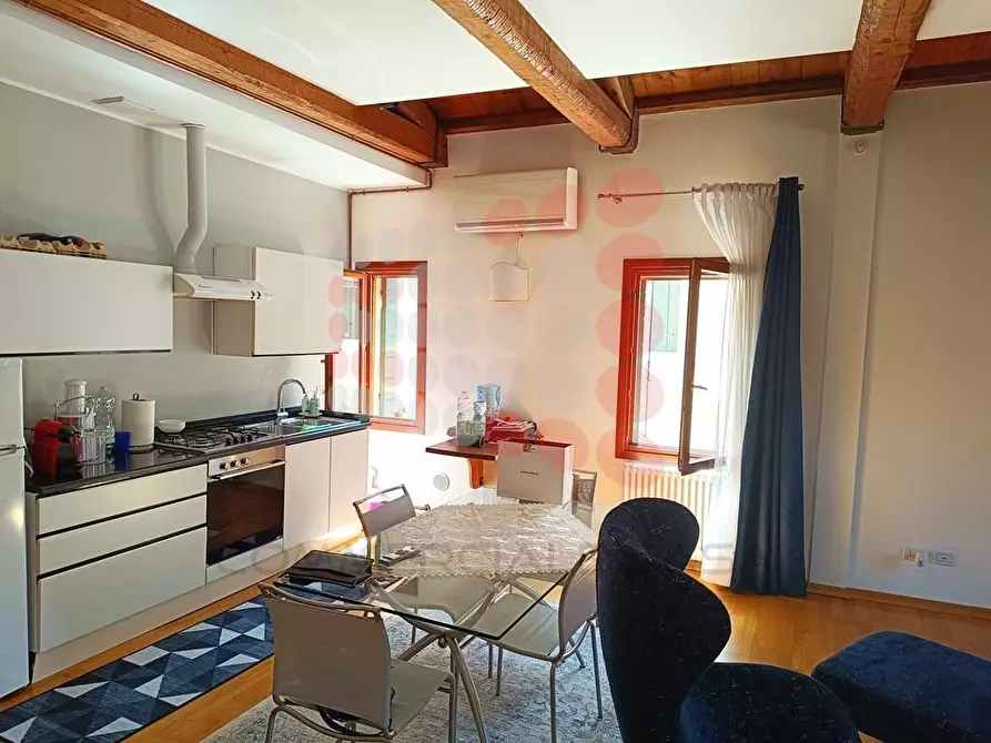 Immagine 1 di Appartamento in vendita  in Campo San Polo - San Cassiano a Venezia
