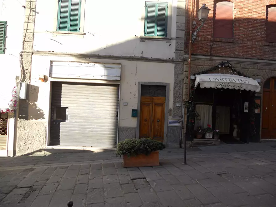Immagine 1 di Posto auto in vendita  in Via Risorgimento a Montespertoli