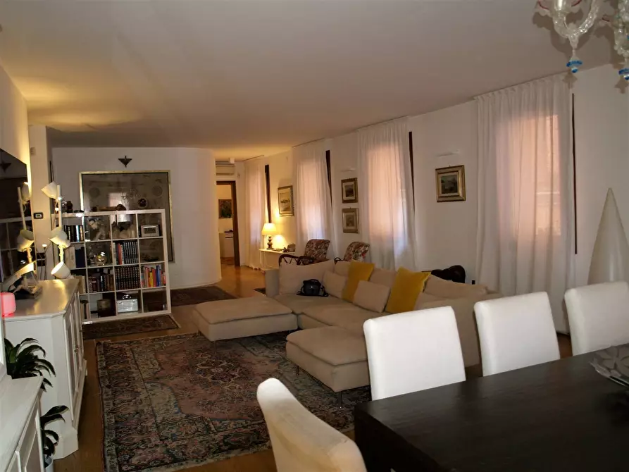 Immagine 1 di Appartamento in vendita  in Piazza Pola a Treviso