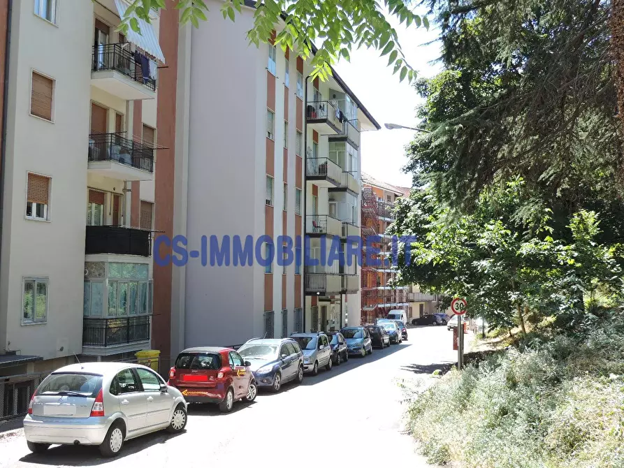 Immagine 1 di Appartamento in vendita  in Via Dei Ligustri a Potenza