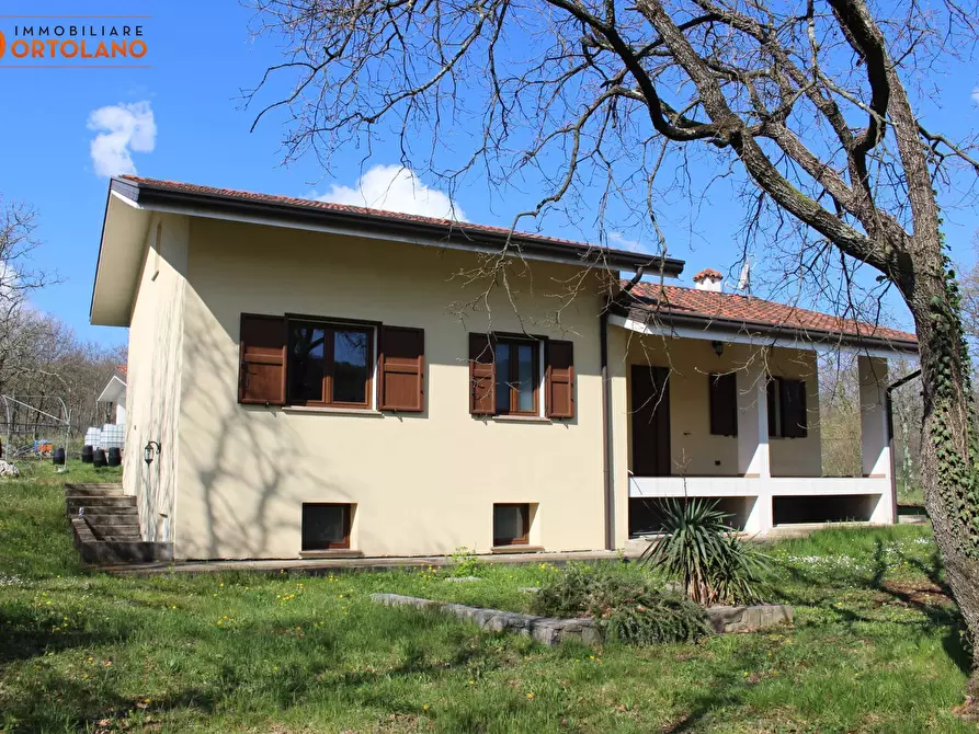 Immagine 1 di Villa in vendita  in Via I Maggio a Capriva Del Friuli