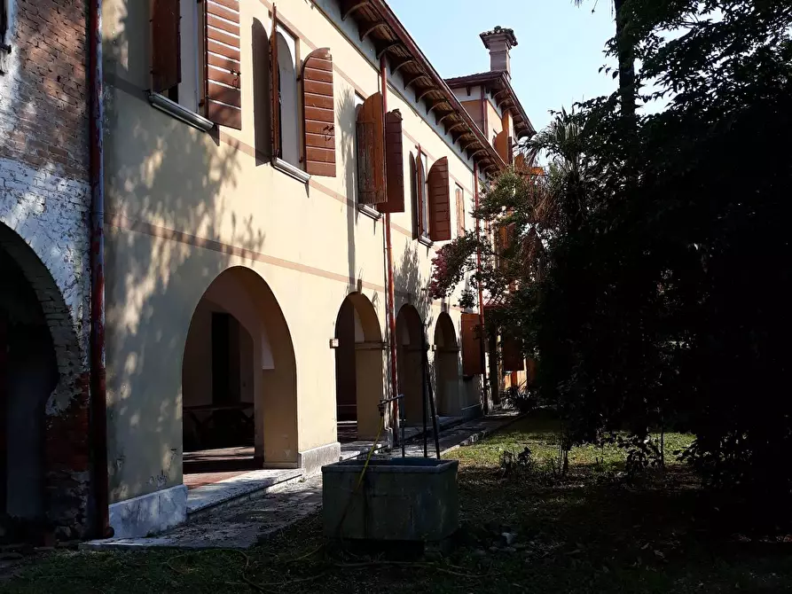 Immagine 1 di Villa in vendita  in via Sottana a Paese