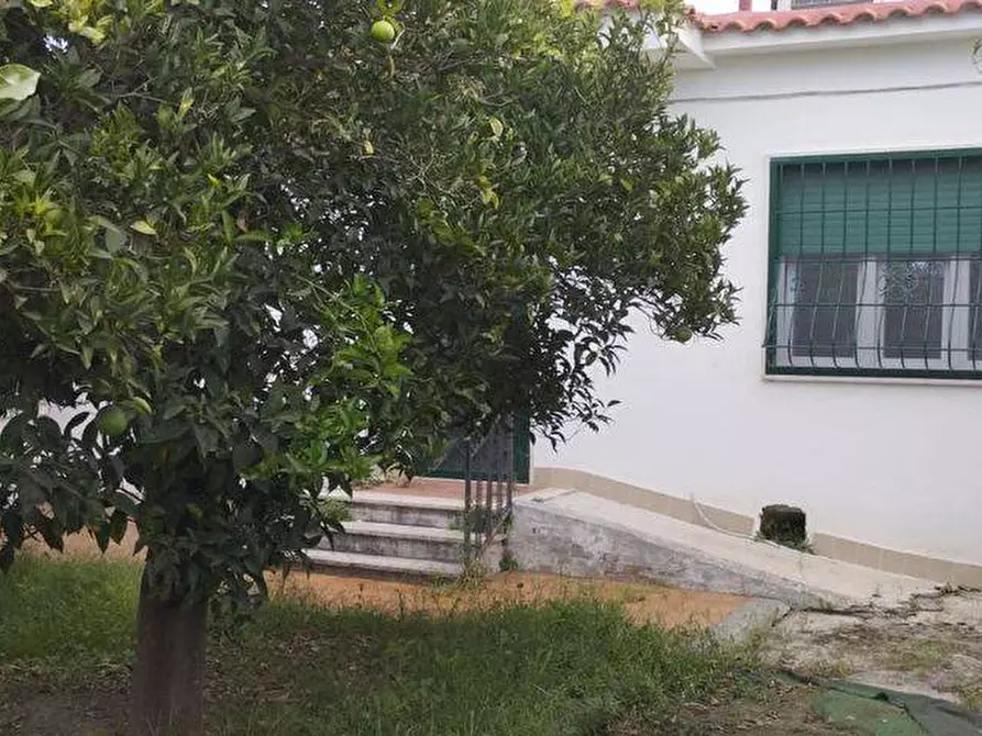 Immagine 1 di Villa in vendita  in via palombara vecchia a Giugliano In Campania