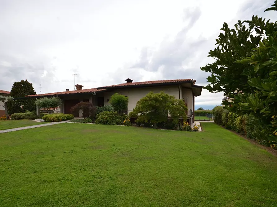 Immagine 1 di Villa in vendita  in via Aldo Moro a Istrana