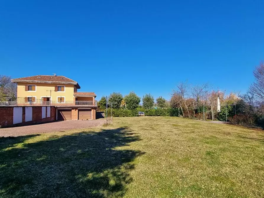 Immagine 1 di Villa in vendita  in Contrada Bosco a Grottaminarda