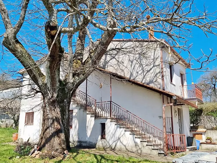 Immagine 1 di Casa indipendente in vendita  in Contrada Cesine a Vallata