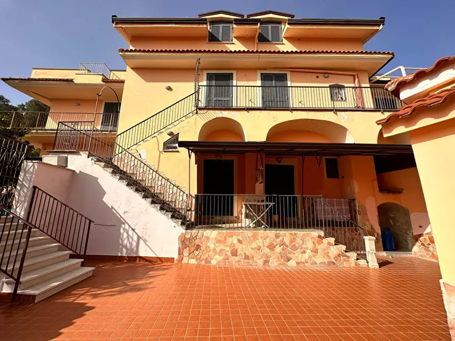 Immagine 1 di Casa indipendente in vendita  in VIA SAMBUCO a Maddaloni