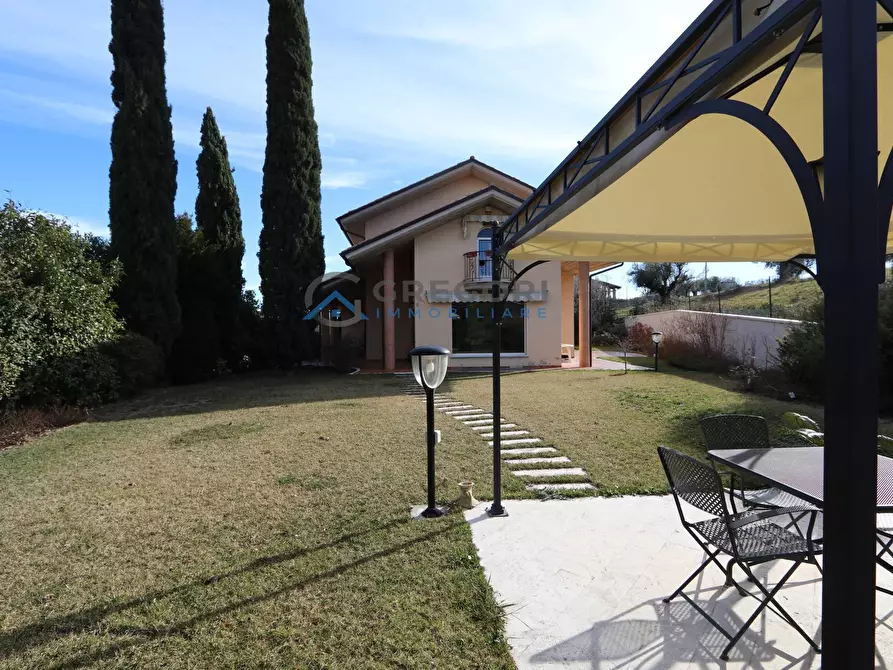 Immagine 1 di Villa in vendita  in Via A. Manzoni a Appignano Del Tronto