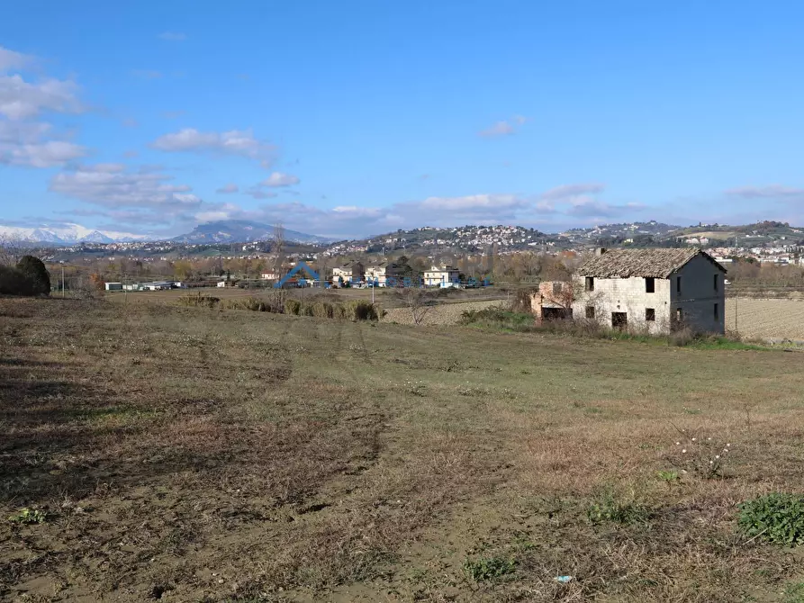 Immagine 1 di Villa in vendita  in Via Piane Tronto a Ancarano