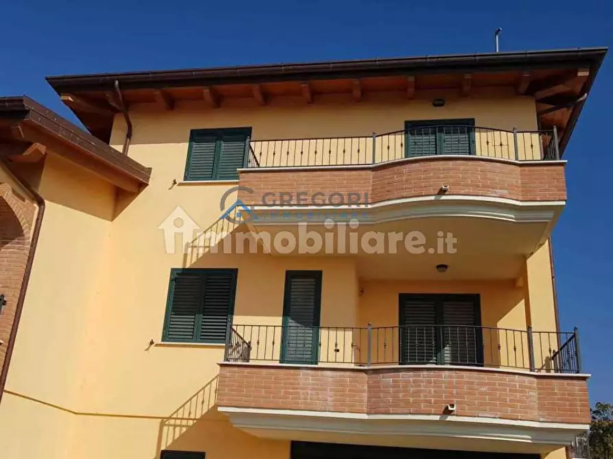 Immagine 1 di Villa in vendita  in via dei Mandorli a Ancarano